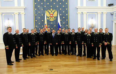 Работники Министерства иностранных дел РФ в форменной одежде