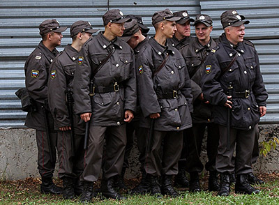 Фото формы сотрудников полиции, несущих службу на улицах Москвы